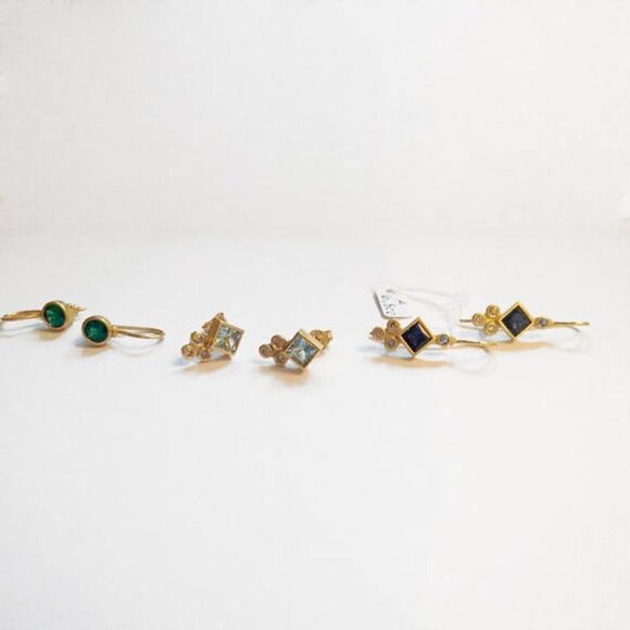 Princess Cut Sapphire Diamond (or 18k upon request) 14K Yellow Gold Drop Earring - Picture 5 of 6